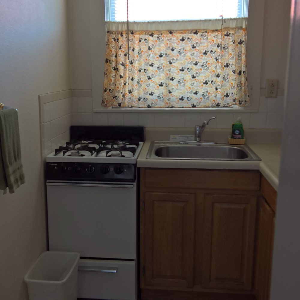 Shoreline Cottages - Kitchen - Hotels Near Me - Fort Bragg, California Shoreline Cottages - Kitchen - Hotels Near Me - Fort Bragg, California