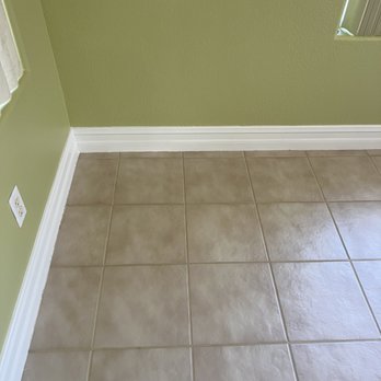 Gomez Pro Paint - Crisp cut lines on the baseboards and walls - Painters Near Me