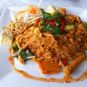 Red Elephant - Tofu pad Thai - Thai Near Me - Marietta, Georgia