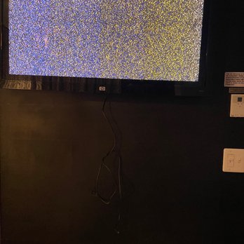 Hotel Chelsea - Tv with messed up wiring - Hotels Near Me - Miami Beach, Florida Hotel Chelsea - Tv with messed up wiring - Hotels Near Me - Miami Beach, Florida