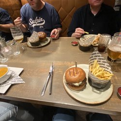 Indigo Yard - Burgers, sandwiches and soups