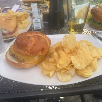 V Restaurant, Bistro & Bar - DISAPPOINTED ANGUS BURGER - New American Near Me - Murphys, California