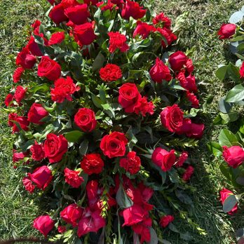Dottie's Flowers & Plants - Red Regards - Fancy option. - Florists Near Me - Reseda, California Dottie's Flowers & Plants - Red Regards - Fancy option. - Florists Near Me - Reseda, California