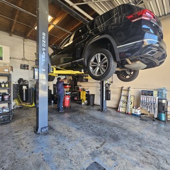 USA Auto Service - He began to do oil change it. - Auto Repair Near Me - Glendora, California USA Auto Service - He began to do oil change it. - Auto Repair Near Me - Glendora, California