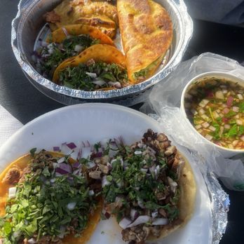 Mini Birrieria - Birria combo plate and extra tacos - Food Trucks Near Me - Long Beach, California Mini Birrieria - Birria combo plate and extra tacos - Food Trucks Near Me - Long Beach, California