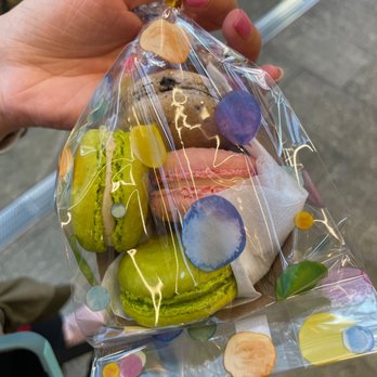 Roy de France - Individual macarons for 3.21 each - Candy Stores Near Me - Miami, Florida