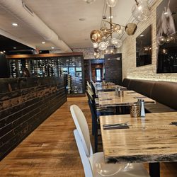 Dina's Restaurant