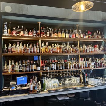 Barrel & Vine - Lots and lots of bourbon - American Near Me - Lemont, Illinois