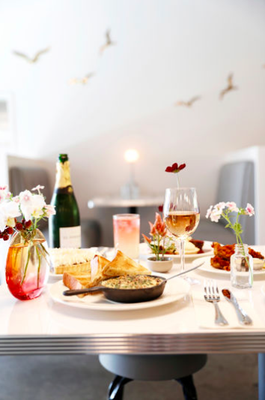 Champagne Diner by null