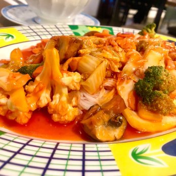 Thanh's Palace - Sweet And Sour Sautéed Chicken With Vegetables on Rice Vermicelli Noodles - Vietnamese Near Me - Dieppe, New Brunswick Thanh's Palace - Sweet And Sour Sautéed Chicken With Vegetables on Rice Vermicelli Noodles - Vietnamese Near Me - Dieppe, New Brunswick