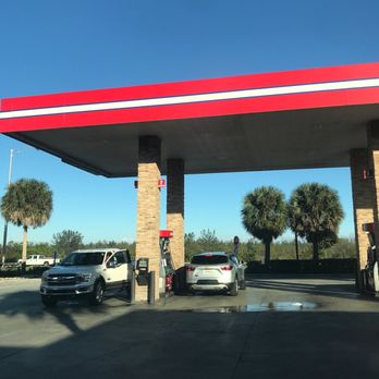RaceTrac - a gas station with cars parked in front of it - Gas Stations Near Me - Florida City, Florida RaceTrac - a gas station with cars parked in front of it - Gas Stations Near Me - Florida City, Florida