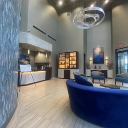 Basu Aesthetics + Plastic Surgery: C. Bob Basu, MD - Interior