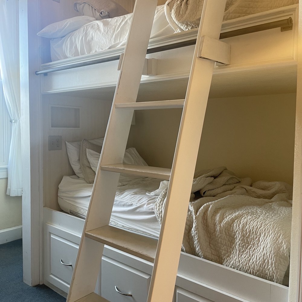 Holland Hotel - Nina's Room - Hotels Near Me - Alpine, Texas Holland Hotel - Nina's Room - Hotels Near Me - Alpine, Texas
