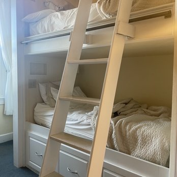 Holland Hotel - Nina's Room - Hotels Near Me - Alpine, Texas
