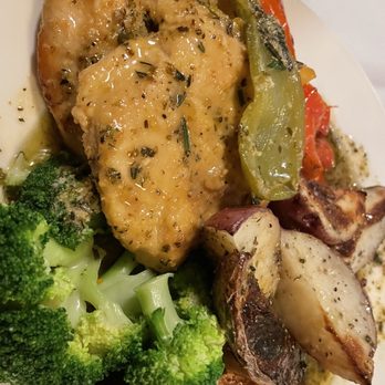 Angeli's Restaurant - chicken vesuvio - Italian Near Me - Naperville, Illinois