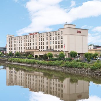 1. Hampton Inn & Suites Newark-Harrison-Riverwalk