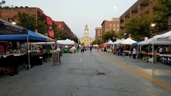 Des Moines' Downtown Farmers’ Market by null