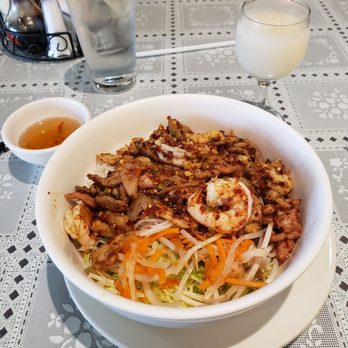 Viet Rice - Spicy Lemon Grass Noodles with shrimp and cold sake ! Wow! - Vietnamese Near Me - Rio Rancho, New Mexico