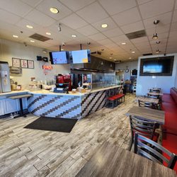 Zesty Shawarma And Grill - Inside