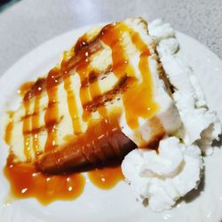 Cassell's Grille - Carmel Crunch Cake