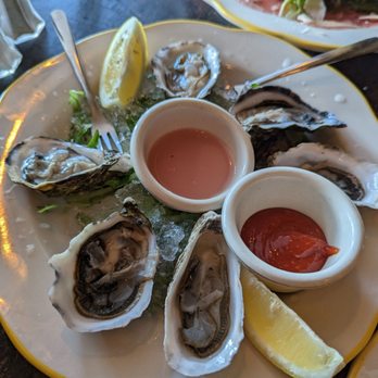 Figaro Bistrot - Happy hour: daily oysters - French Near Me - Los Angeles, California Figaro Bistrot - Happy hour: daily oysters - French Near Me - Los Angeles, California