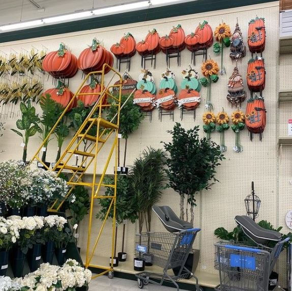 HOBBY LOBBY Updated September 2024 16 Reviews 200 S Randall Rd