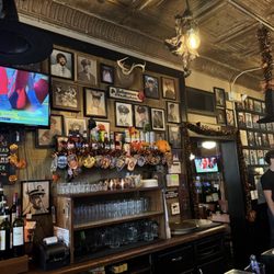 Colony Grill - Bar