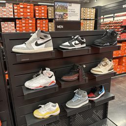 nike outlet pembroke gardens mall