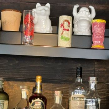 The Drunk Munk - I want that kitty! - Polynesian Near Me - Scottsdale, Arizona