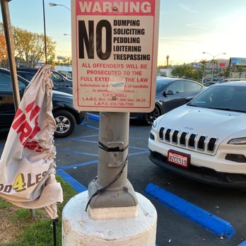 Food4Less - Super trashy here obviously they're not taking care of their surroundings. I wonder if their cameras work. - Grocery Near Me - Torrance, California