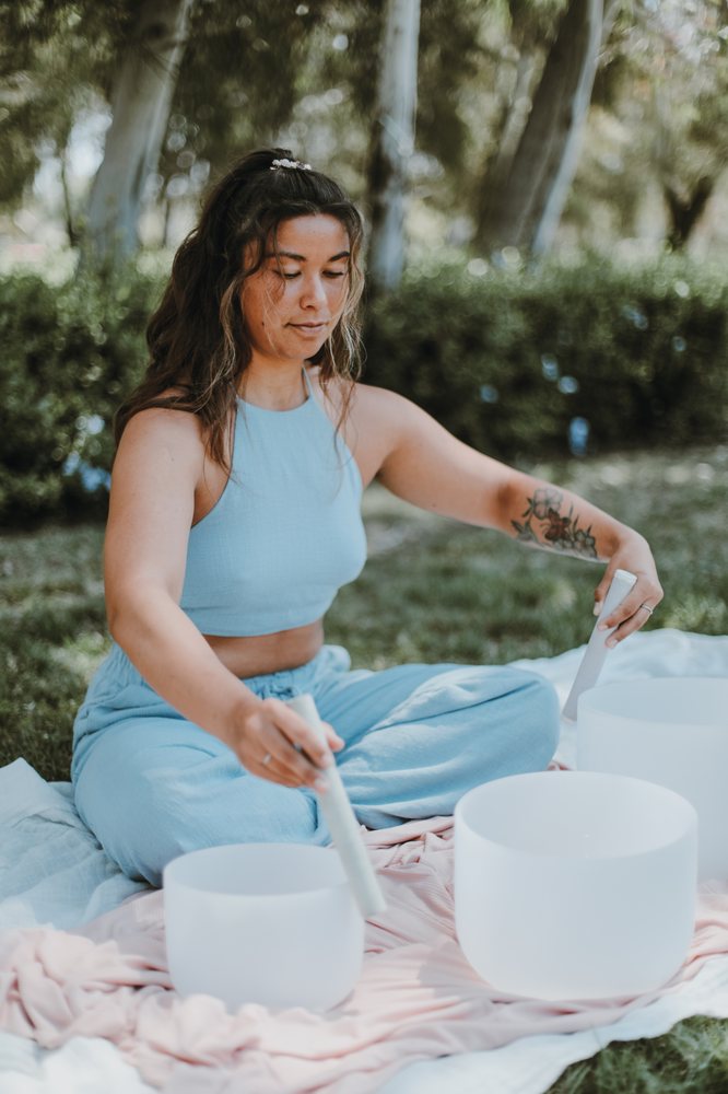 Vee's Holistic Health Logo