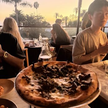 Élephante - Roasted Mushroom Pizza - Italian Near Me - Santa Monica, California Élephante - Roasted Mushroom Pizza - Italian Near Me - Santa Monica, California