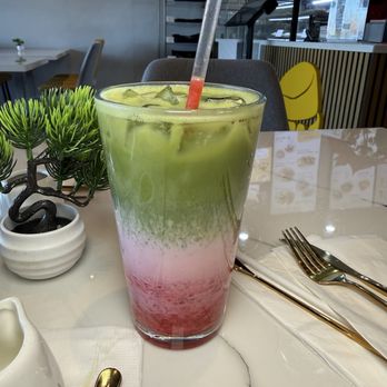 Fluffy Fluffy - Strawberry Matcha - Desserts Near Me - Marietta, Georgia