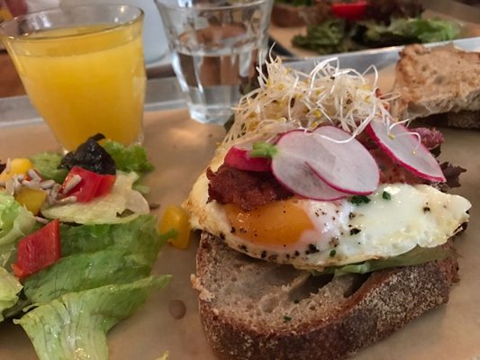 Neumanns Café by null