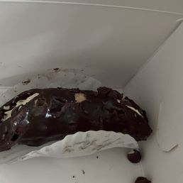 Chocolate cannoli (pardon the appearance as it was shaken up a bit on the ride to our hotel).