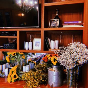 HT Grill - a bunch of sunflowers on a shelf - New American Near Me - Redondo Beach, California HT Grill - a bunch of sunflowers on a shelf - New American Near Me - Redondo Beach, California