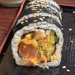 Kimchi Korean BBQ - Spicy salmon Kimbap