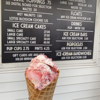 Lake Effect Artisan Ice Cream - Strawberries and cream - Ice Cream & Frozen Yogurt Near Me - Buffalo, New York