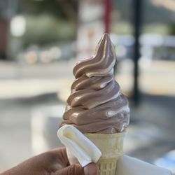 Mono Cone - Vanilla Chocolate Swirl