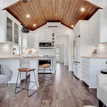 Monarch Springs Ranch - Tiny Home luxury living with full sized chefs kitchen - Housing Cooperatives Near Me - Celeste, Texas Monarch Springs Ranch - Tiny Home luxury living with full sized chefs kitchen - Housing Cooperatives Near Me - Celeste, Texas