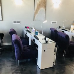 breTH Nail Bar