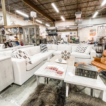 Huck & Peck Furniture Store - Rugs Near Me - Chattanooga, Tennessee