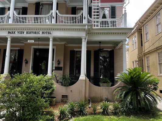 The Gilded Perch by null