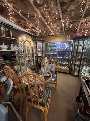 Evergreen Antiques and More, 429 S Evergreen Ave, Woodbury
