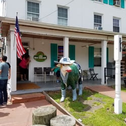 Woody's Ice Cream Alley