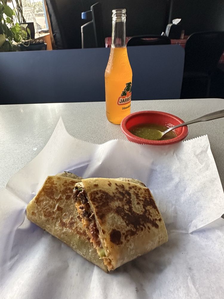Taqueria Las Moras Logo