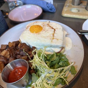 Farm Bar - Lakeview - Smokey Croque* - Bars Near Me - Chicago, Illinois Farm Bar - Lakeview - Smokey Croque* - Bars Near Me - Chicago, Illinois