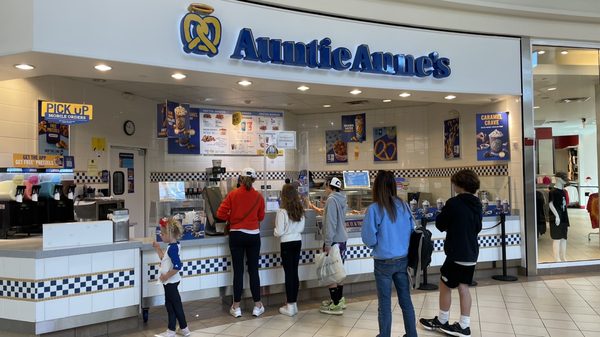 Auntie Anne's by null