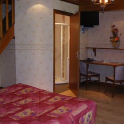 Hôtel Restaurant Le Pré Fillet - Une chambre familiale le pré fillet