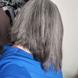 You-nique Beauty - She left it choppy and uneven